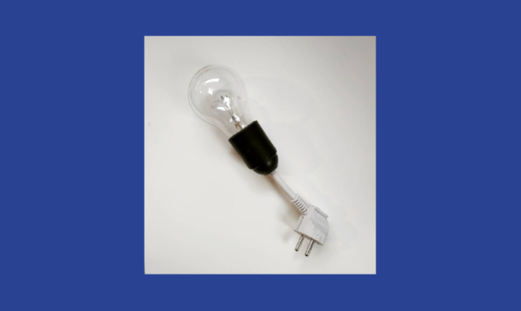 Glühbirne und Stecker